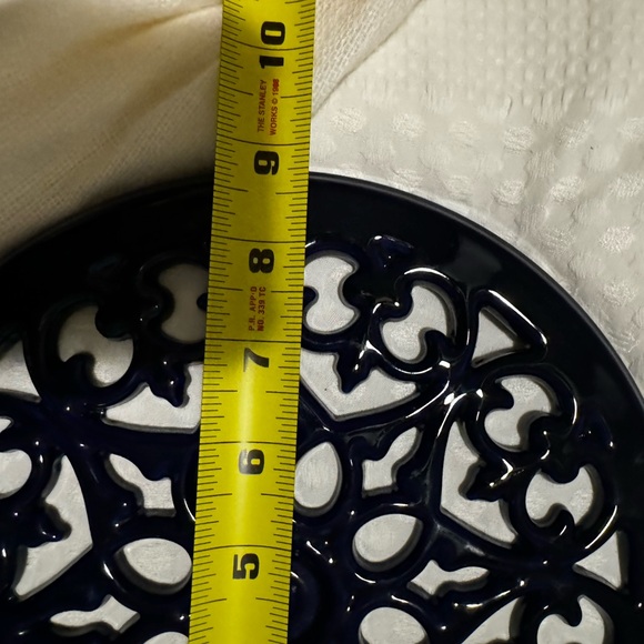 Staub Cast Iron 9-inch Round Lilly Trivet - Dark Blue, Made in France - Picture 4 of 4